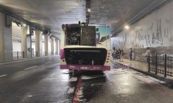 Taksim alt geçit durağındaki İETT otobüsünde çıkan yangın söndürüldü