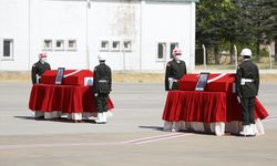Şehit iki askerimizin cenazesi memleketlerine uğurlandı