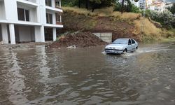 Sinop'ta gök gürültülü sağanak ve denizde hortum