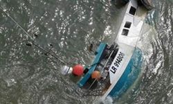 Endonezya'da balıkçı teknesi battı! Çok sayıda kişi kayboldu...