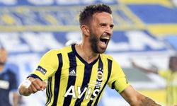 Gökhan Gönül Fenerbahçe'den resmen ayrıldı!