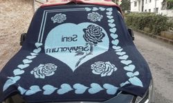 Kocaeli'de vatandaşlar doluya karşı araçlarını sardı