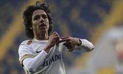 Kayserispor'un 17 yaşındaki genç futbolcusu Emre Demir