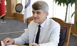 Rektörden örnek tavır: Kimse aşı olması için zorlanamaz!
