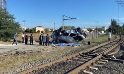 Tekirdağ'da yük treni işçileri taşıyan minibüse çarptı: 4 ölü, 7 yaralı