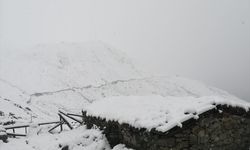 Karadeniz'de Eylül ayında kar yağışı