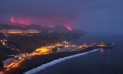 La Palma'da lavlar Atlas Okyanusu'na ulaştı
