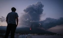 La Palma Adası'ndaki yanardağ dehşeti sürüyor! Lavlar yüzünden 462 ev yandı