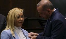 İYİ Parti'den istifa eden Tuba Vural Çokal'ın rozetini Erdoğan taktı!