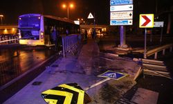 Kaza yapan halk otobüsüne bariyer saplandı
