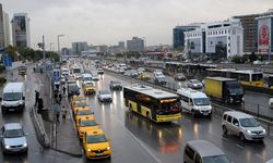 İstanbul'da yağmur yine trafiği kilitledi