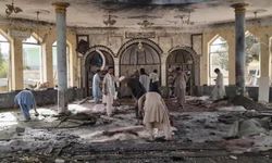 Cuma namazında bombalı saldırı! en az 100 ölü ve yaralı var...