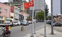 Cumhurbaşkanı Erdoğan'ın ziyareti öncesi Angola'nın başkenti Luanda Türk bayraklarıyla donatıldı