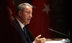 Bakan Akar'dan Yunanistan'a: Türkiye'ye karşı üstünlük sağlayamazsınız