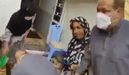 İşgalci İsrail zindanlarından 50 yıl sonra çıkan Filistinlinin annesiyle kavuşma anı