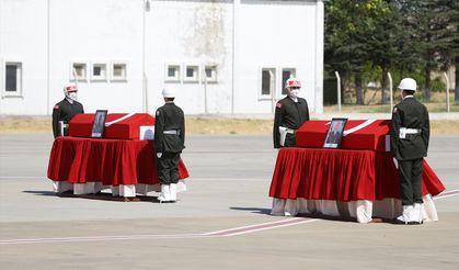 Fırat Kalkanı Harekatı bölgesinde şehit olan iki askerin cenazesi memleketlerine uğurlandı