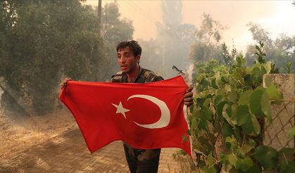 Azerbaycanlı itfaiyecilerin Türk bayrağı duyarlılığı