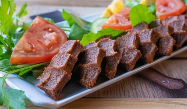 Çiğ köfte nasıl yapılır? Etli ve etsiz çiğköfte tarifi