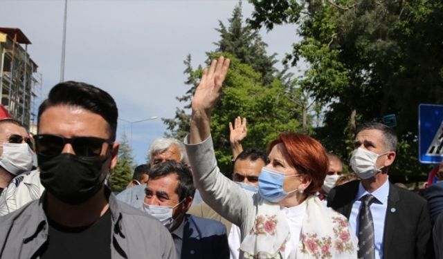 İYİ Parti Genel Başkanı Akşener Isparta'da gazetecilerin sorularını yanıtladı