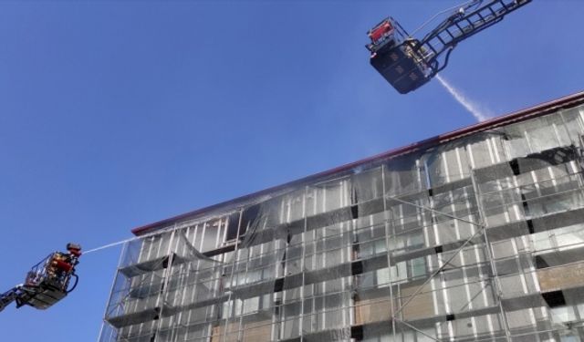 Ataşehir'de bir binada çıkan yangın söndürüldü