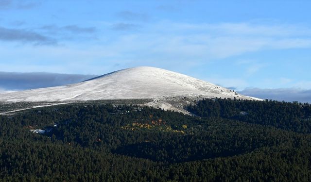 Kars'ta kar ve sonbahar renkleri güzel manzaralar oluşturdu