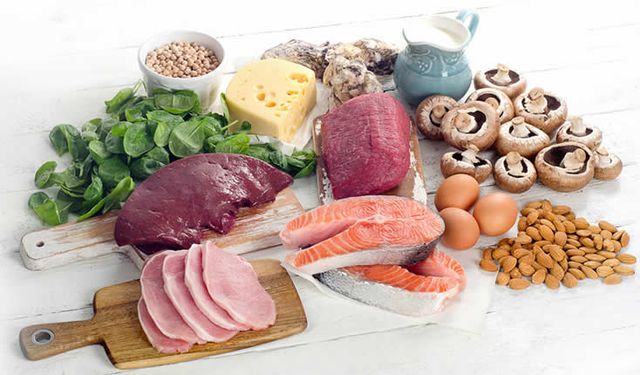 Mevsim geçişlerinde B12 vitamini içeren besinler önemli
