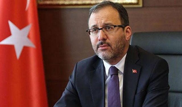 Bakan Kasapoğlu'ndan milli sporcu Şahika Ercümen'e tebrik