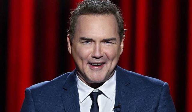 Amerikalı ünlü komedyen Norm Macdonald kanser yüzünden hayatını kaybetti