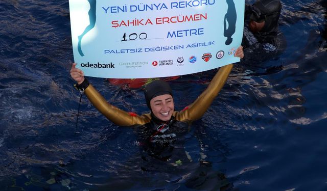 Şahika Ercümen, 100 metrelik dalışla dünya rekoru kırdı!