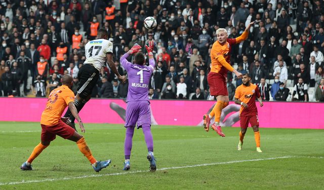 Kartal, Larin'le yüksekten uçtu!