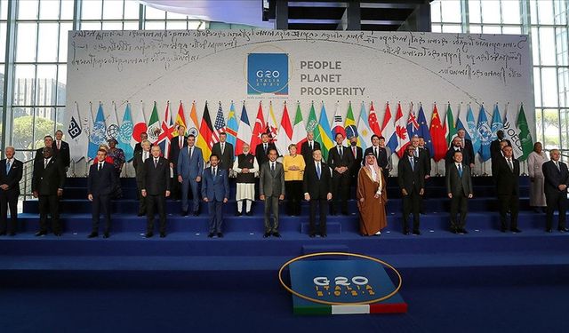 Cumhurbaşkanı Erdoğan G20 Liderler Zirvesi'nde aile fotoğrafı çekimine katıldı
