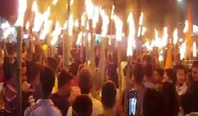 Hindistan'da ırkçılar 8 cami, çok sayıda ev ve iş yerini yağmaladı
