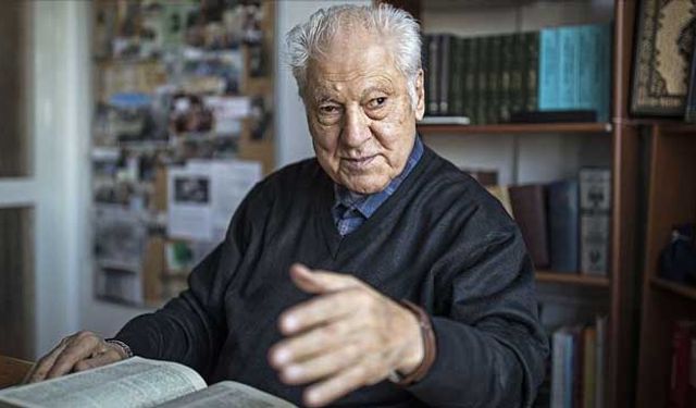 Türk edebiyatının usta kalemi Nuri Pakdil rahmetle anılıyor