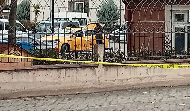 Kız arkadaşını öldüren şüpheli cesedi koyduğu taksiyle emniyete gitti