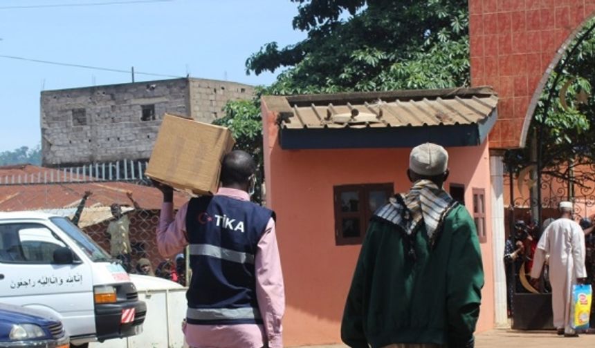 TİKA, Kamerun'daki ihtiyaç sahibi ailelere ramazan yardımı yaptı