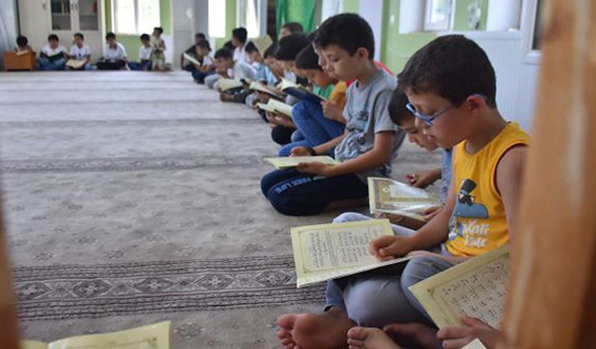 Diyanet'in yaz Kur'an kurslarına başvurular yarın başlıyor