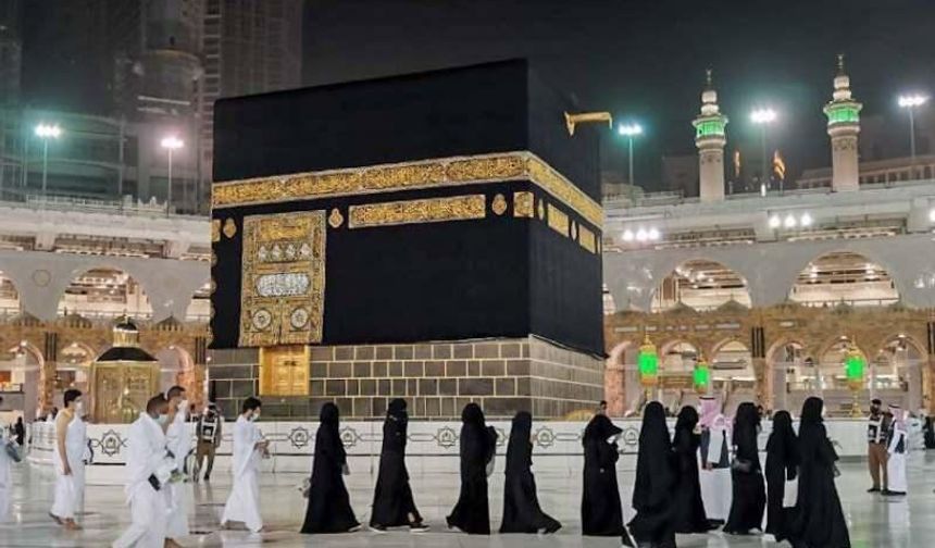 Hacılar, ziyaret tavafı için Mescid-i Haram’a akın etti