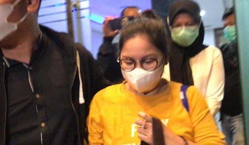 Covid-19'u yalanlayan Endonezyalı doktor Lois Owein tutuklandı