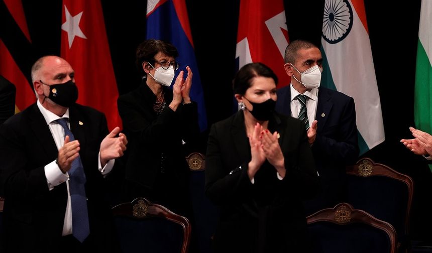 Uğur Şahin ve Özlem Türeci, İspanya'da Asturias Prensesi ödülünü aldı