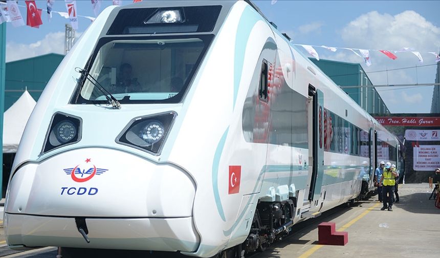 'Milli elektrikli tren' gelecek yıl raylarda olacak