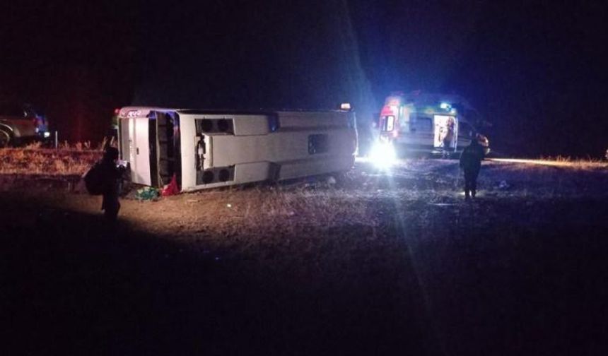 Sivas'ta feci kaza! 1 ölü, 24 yaralı...